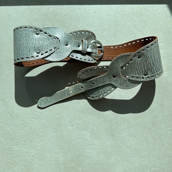 LINEA PELLE Silver metallic leather belt Size S. - Picture 4 of 10